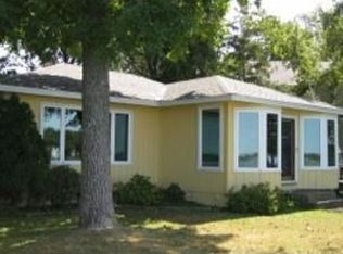 7410 N Shore Cir N, Forest Lake, MN 55025