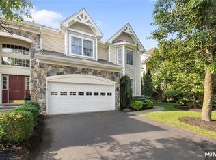 12 Timberline Ln, Oakland, NJ 07436