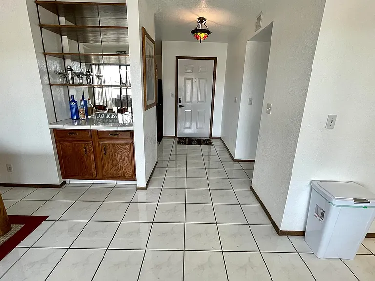 264 Acoma Blvd S — Photo 5