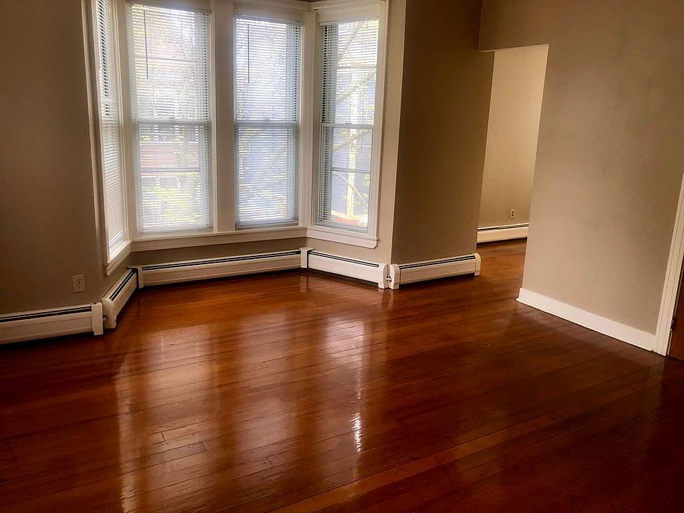 1st image of 33 Chapin Ave Floor 3