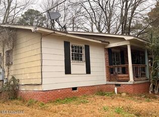 1725 Camellia Ln, Jackson, MS 39204