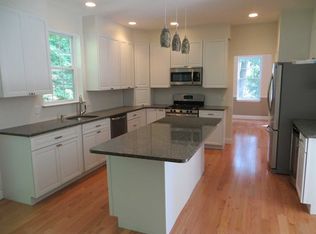 17 Whitehall Rd, Poughkeepsie, NY 12603