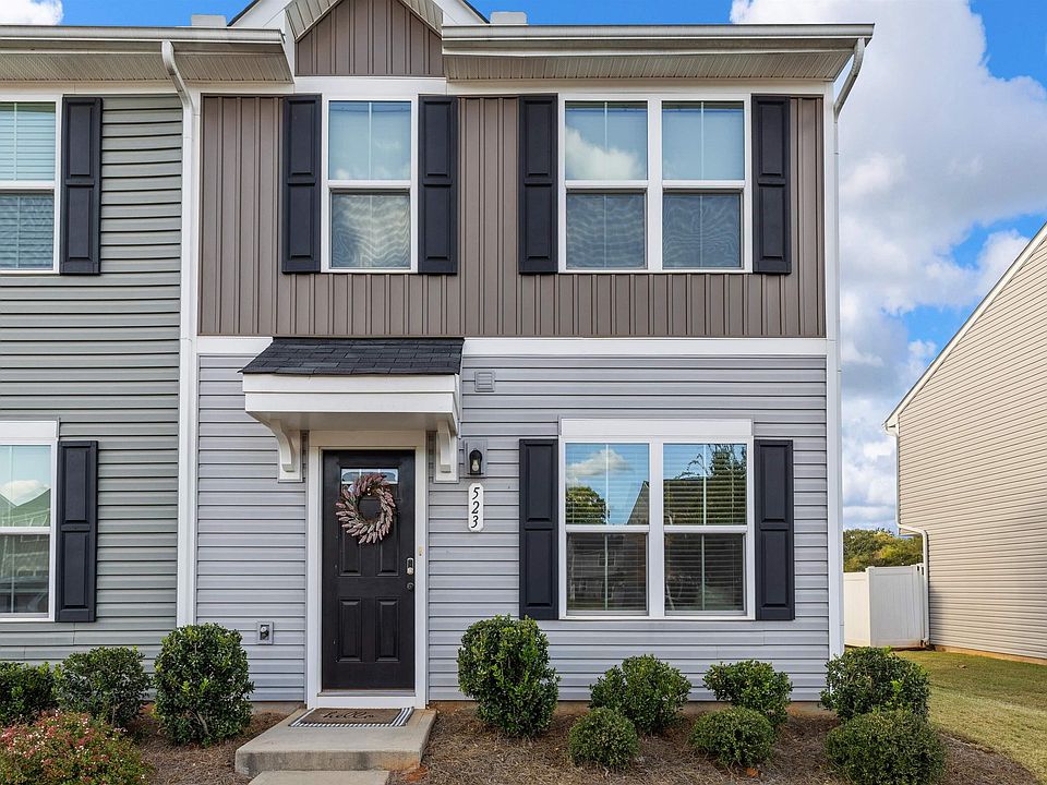 1st image of 523 Hampton Townes Dr