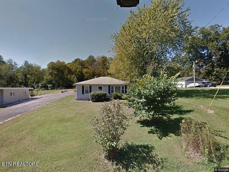 1st image of 1721 Woodson Dr