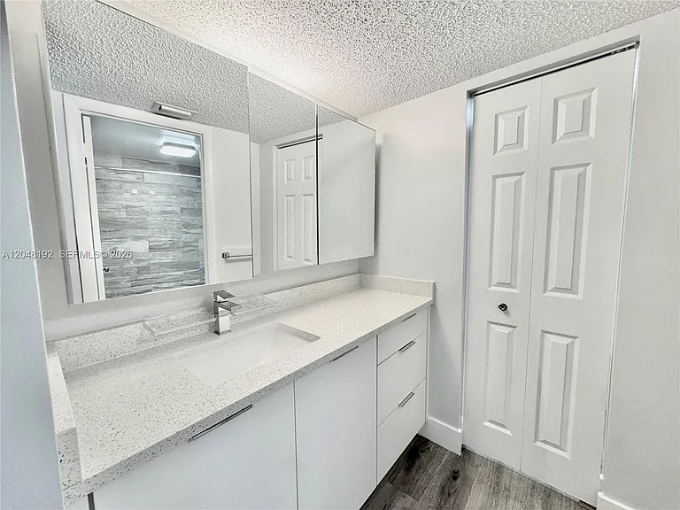 8600 NW 34th Pl #B102 — Photo 11