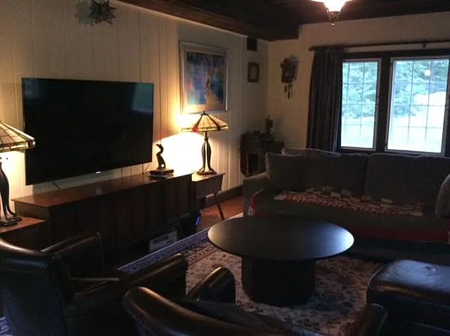4504 Lakeshore Dr — Photo 9