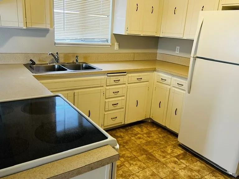 Prairie Place Duplexes — Photo 8