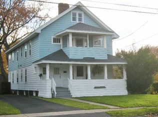 373 Forest Hill Dr, Syracuse, NY 13206