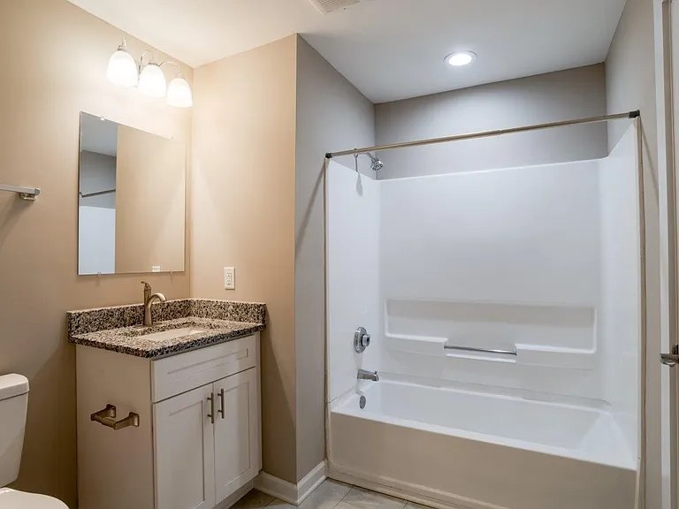 Alexander Station Apartment Homes — Photo 12