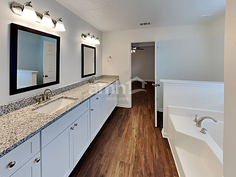 235 Taylors Farm Dr — Photo 15