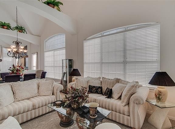 3rd image of 2802 Dove Creek Dr