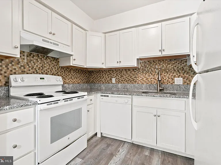175 Parker Ave #B — Photo 10