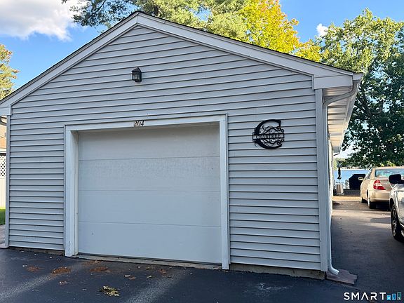 3rd image of 204 Pine Hollow Road