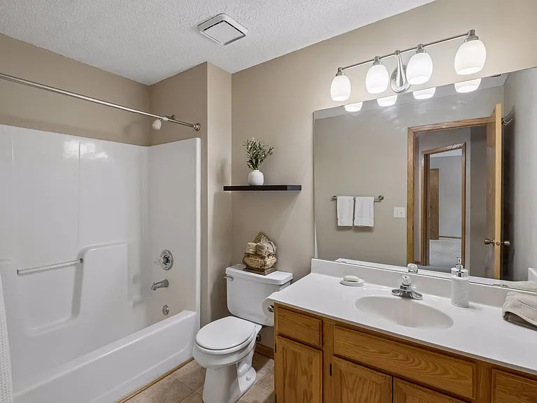 10934 Highland Rd — Photo 13