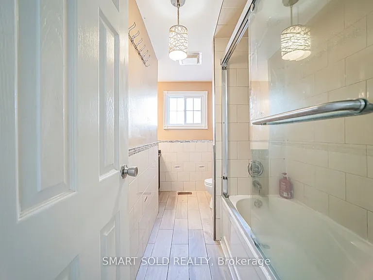 5 Horseley Hill Dr E — Photo 27