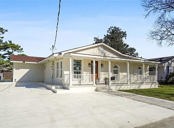 2nd image of 3821 Haring Rd