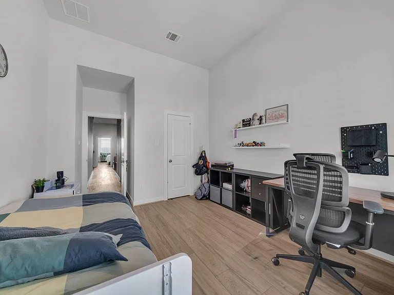 16531 Lake Austin St — Photo 15