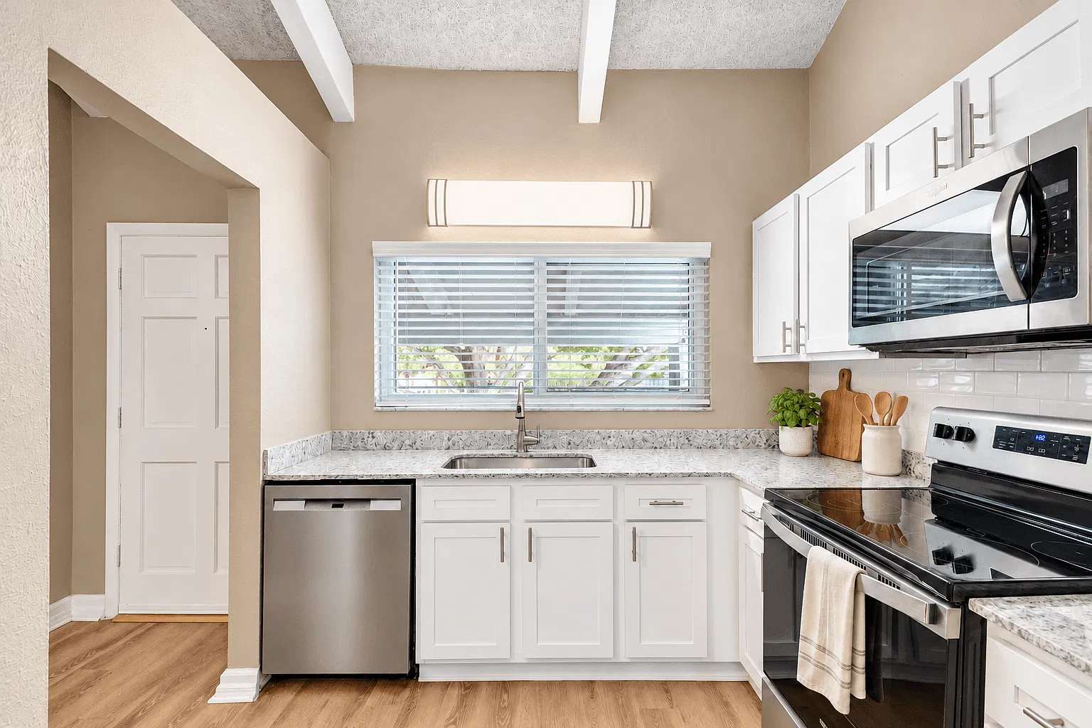 Waterchase Apartments — Photo 3