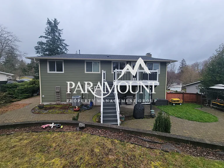 2107 Evergreen Ave SE — Photo 2