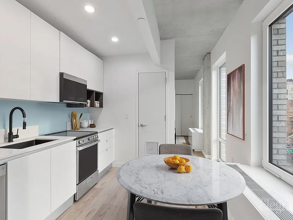 1st image of 1638 Park Ave #9B