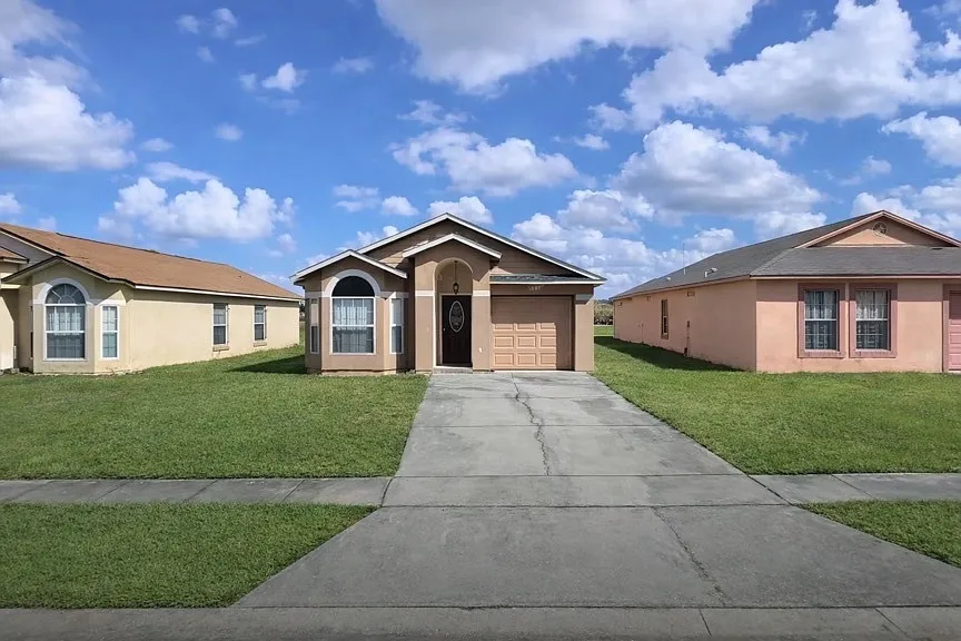 1537 Ridge Pointe Dr