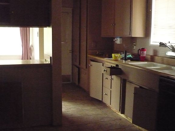 2nd image of 5710 Dogwood St