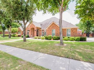 111 Sumner Ln, Waxahachie, TX 75165