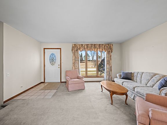 4th image of 997 N Plum Grove Rd