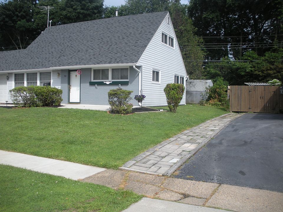 2nd image of 95 Hedge Rd