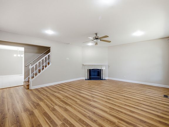 2nd image of 2038 Farnham Ct