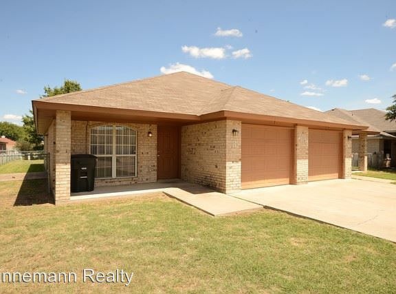 2nd image of 2105 Agate Dr #B