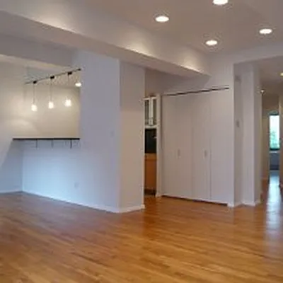 Rented by Bond New York | media 26