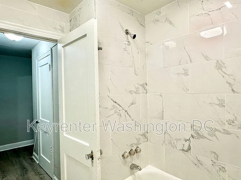 943 Bonifant St #5 — Photo 8