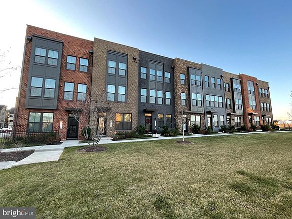 4th image of 22178 Maple Tree Ter