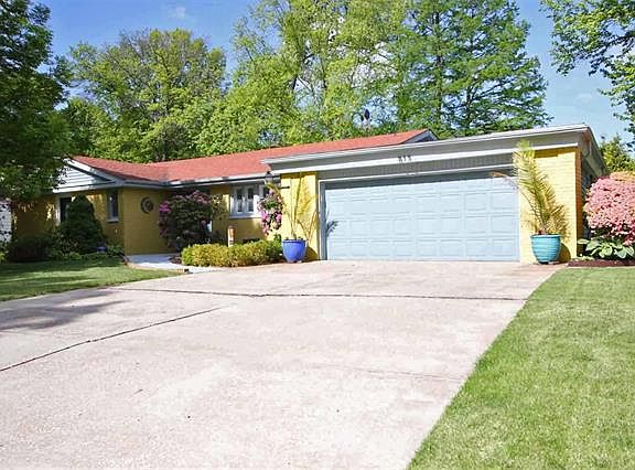 3rd image of 513 Oak Hill Dr