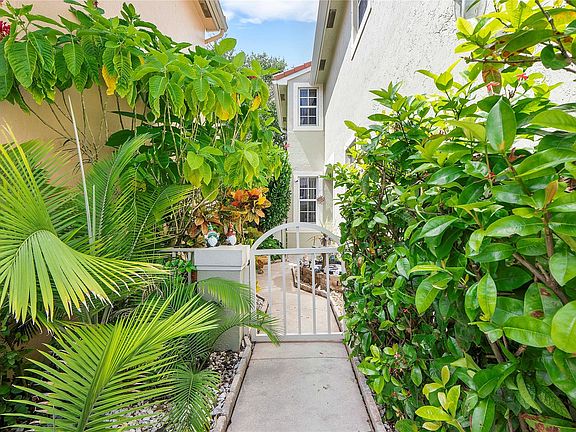 4th image of 11180 NW 46th Drive