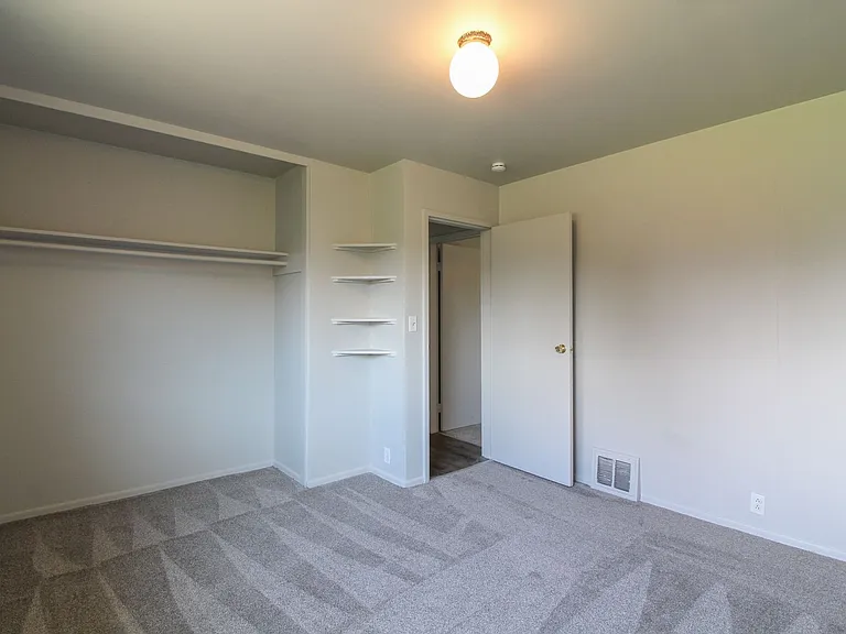 1907 Hood Ave — Photo 12