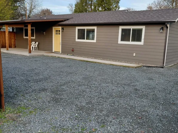 411 SW Westholm Ave, Grants Pass, OR 97526