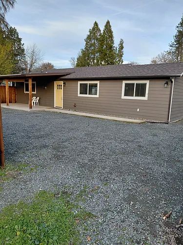 411 SW Westholm Ave Photo 1