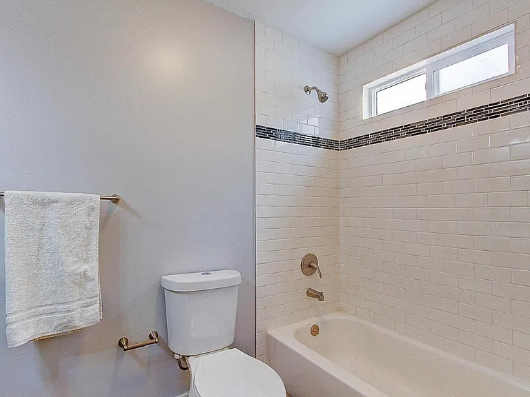 4522 Lincoln St #CH — Photo 15