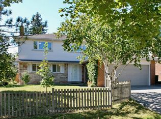 2312 Homelands Dr, Mississauga, ON L5K 1G6