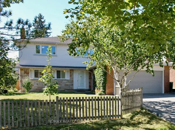 2312 Homelands Dr, Mississauga, ON L5K 1G6