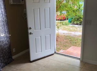 213 SW 11th St APT B, Dania, FL 33004