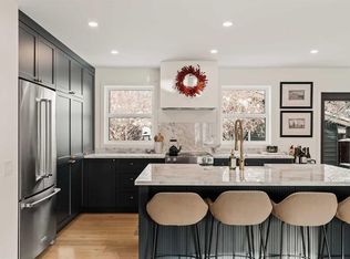 212 S Vantage Pl NW, Calgary, AB T3A 1X9