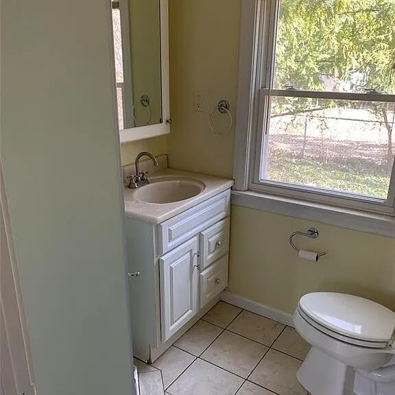 1820 Taylor Ave — Photo 6