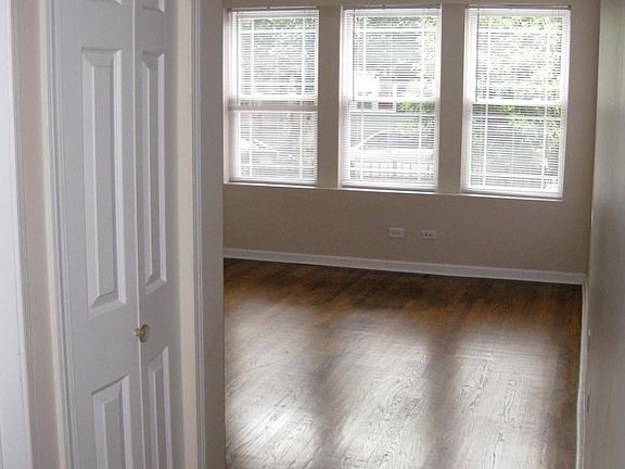 5th image of 2837 N Richmond St #1