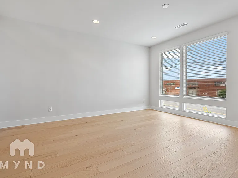 2242 N Graham St #2 — Photo 10
