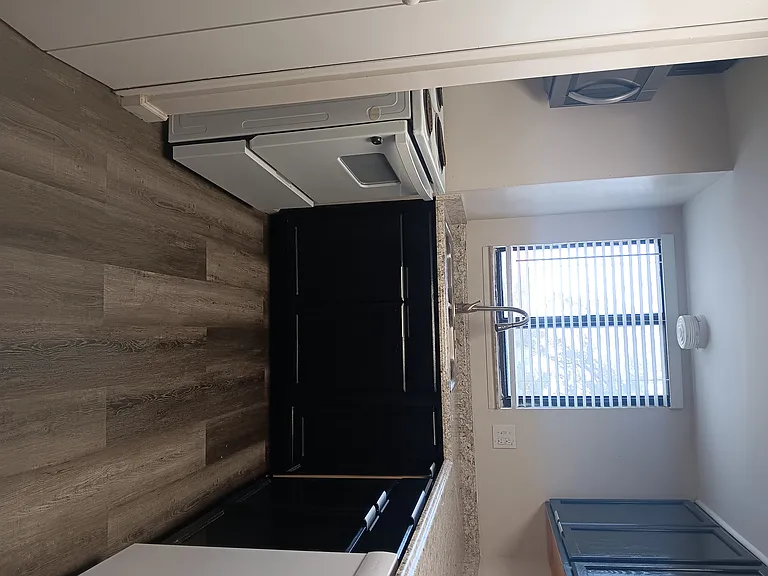2541 S Myrtle Ave #C — Photo 35