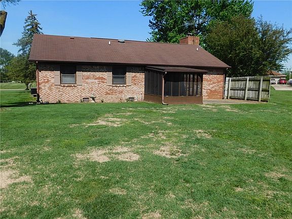 2nd image of 3161 E Pleasant Run Dr
