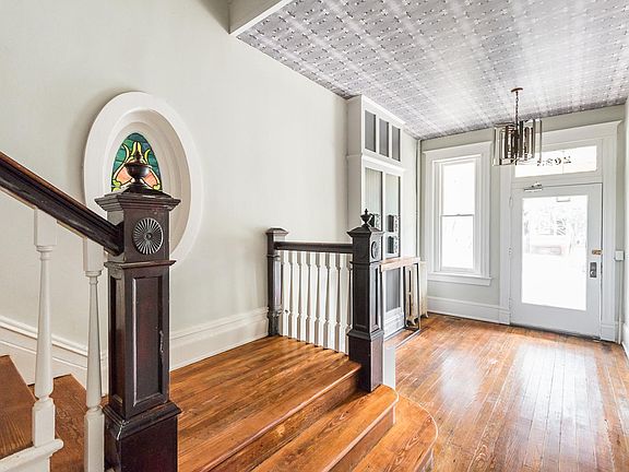 2nd image of 2023 W Grace St APT 1